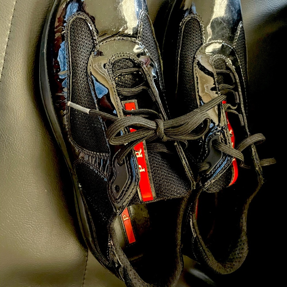 Prada shoes for women or men only wore twice